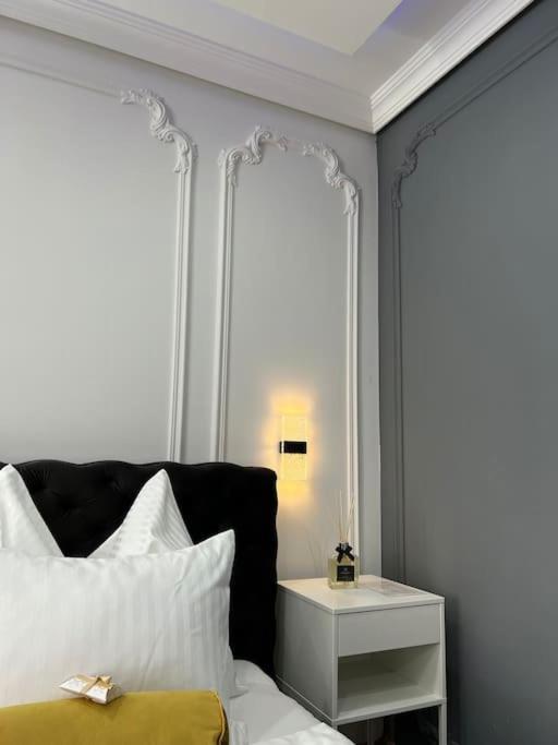 Traum Wohnung Mit Kingsize-Bett Graz Esterno foto