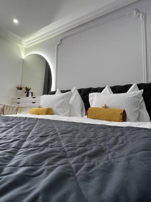 Traum Wohnung Mit Kingsize-Bett Graz Esterno foto