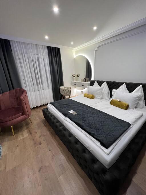 Traum Wohnung Mit Kingsize-Bett Graz Esterno foto