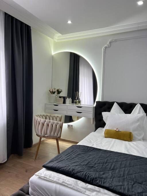 Traum Wohnung Mit Kingsize-Bett Graz Esterno foto