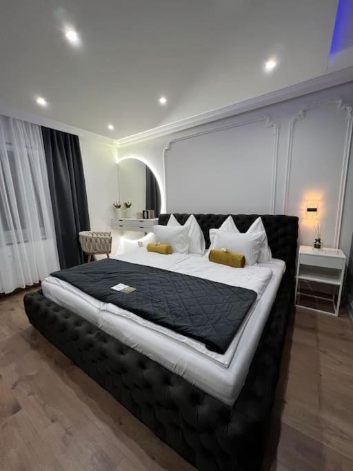 Traum Wohnung Mit Kingsize-Bett Graz Esterno foto