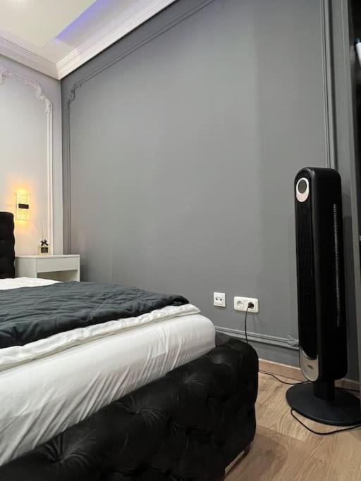 Traum Wohnung Mit Kingsize-Bett Graz Esterno foto