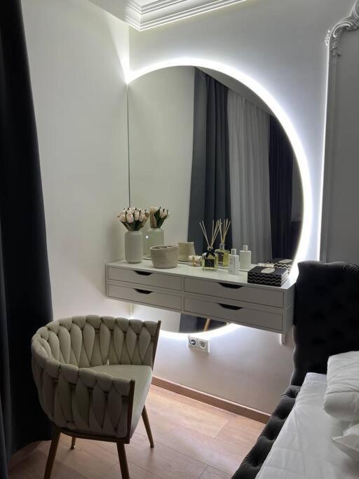 Traum Wohnung Mit Kingsize-Bett Graz Esterno foto